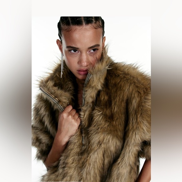 Fluffy jacket - Picture 2 of 9